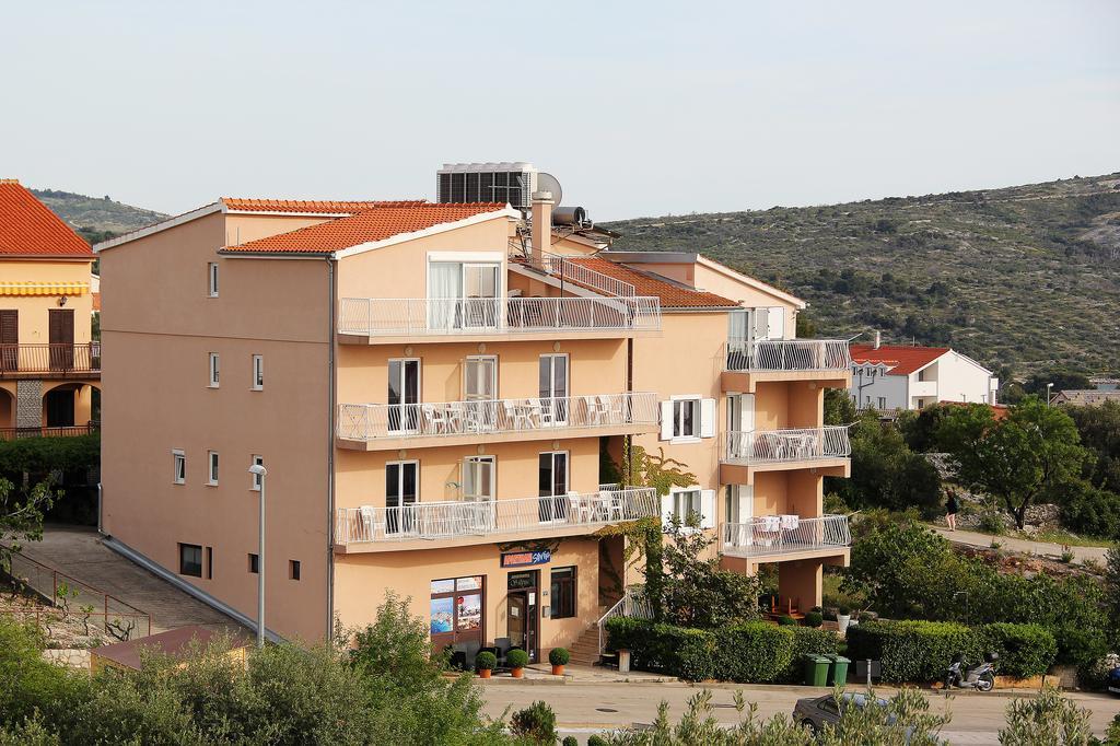 Apartments Silvija Primosten Exterior photo